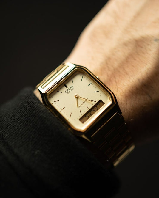 Casio AQ-230A: Gold Bracelet & Gold Dial